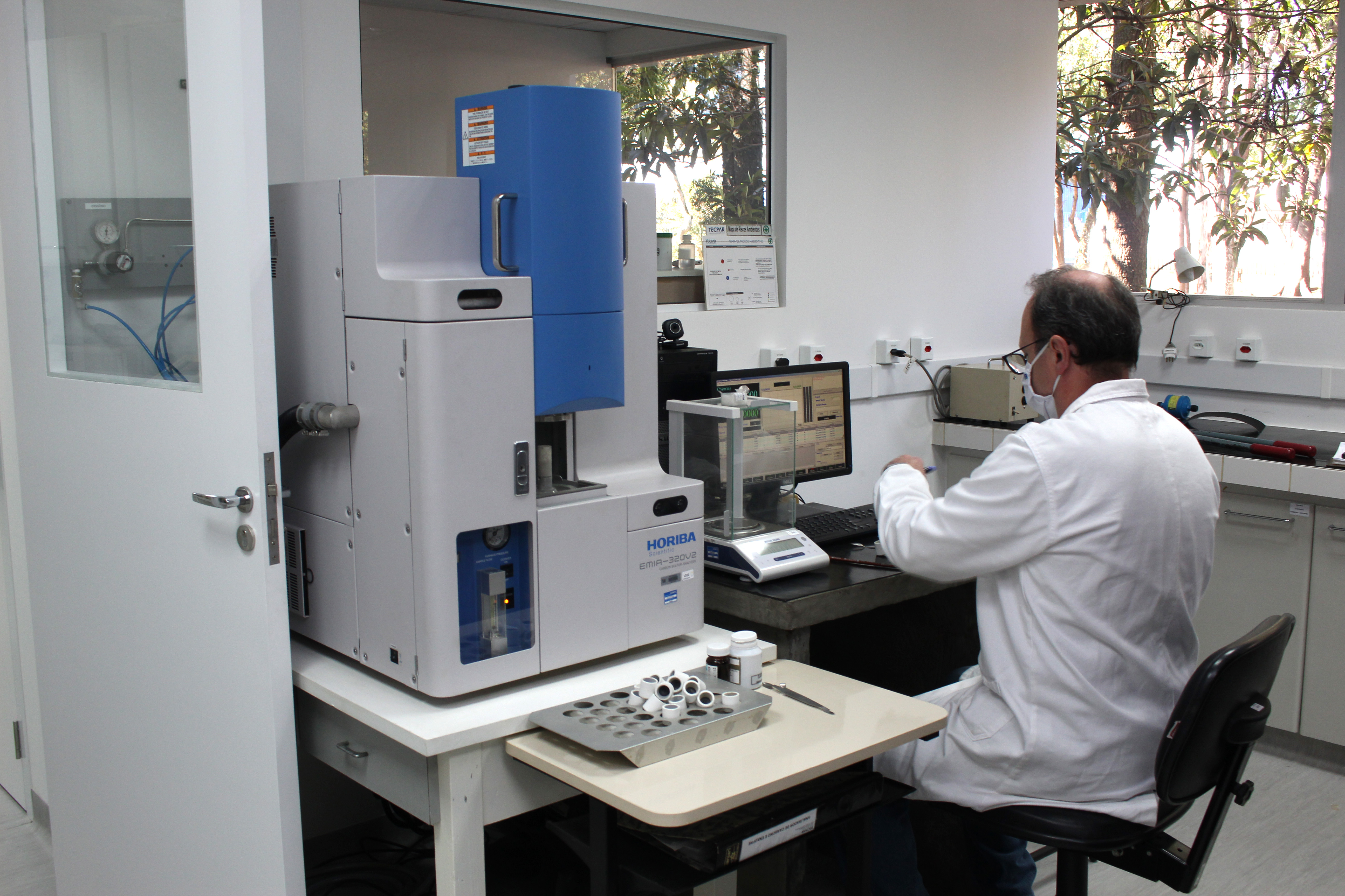Laboratório de Ensaios Químicos e Metais