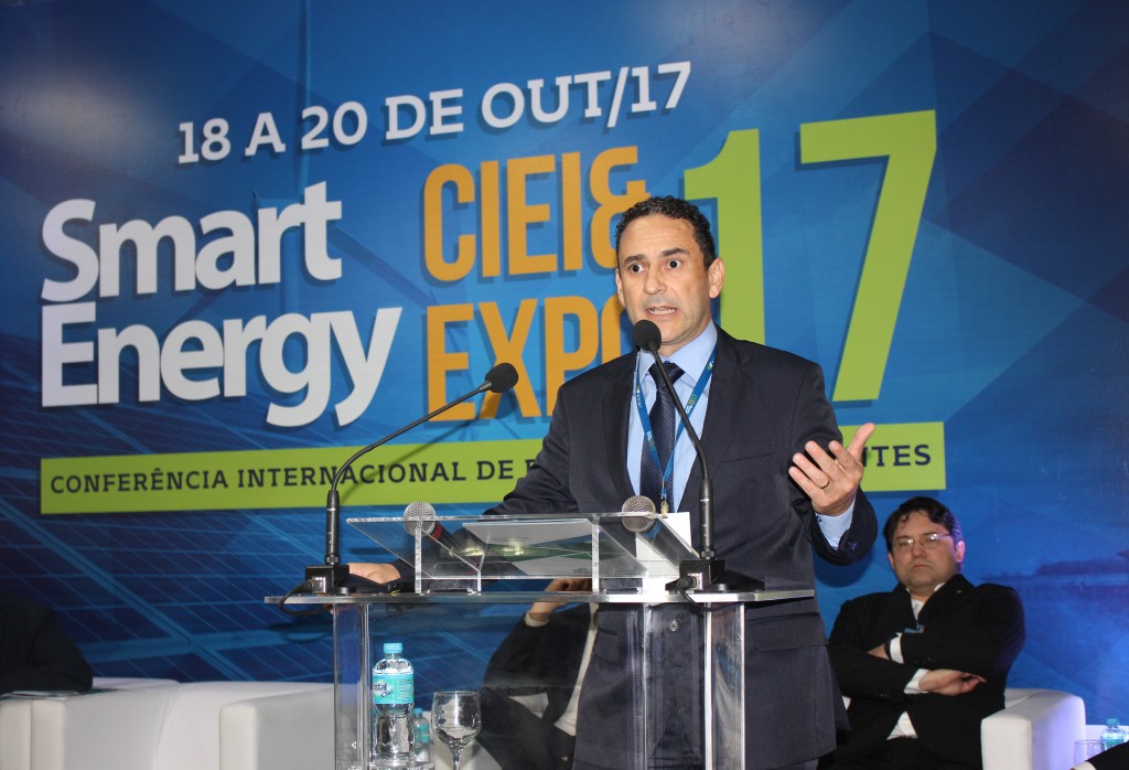 Diretor de Desenvolvimento tecnológico do Tecpar, Reginaldo Joaquim de Souza na abertura da 4ª Conferência Internacional de Energias Inteligentes – Smart Energy (CIEI&EXPO 2017).