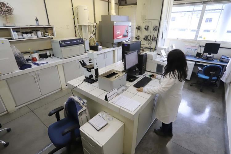 Tecpar- Laboratório de espectroscopia