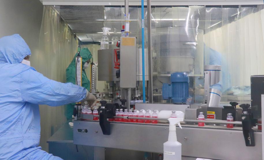 Tecpar recebe prêmio por sua produção de vacina antirrábica veterinária