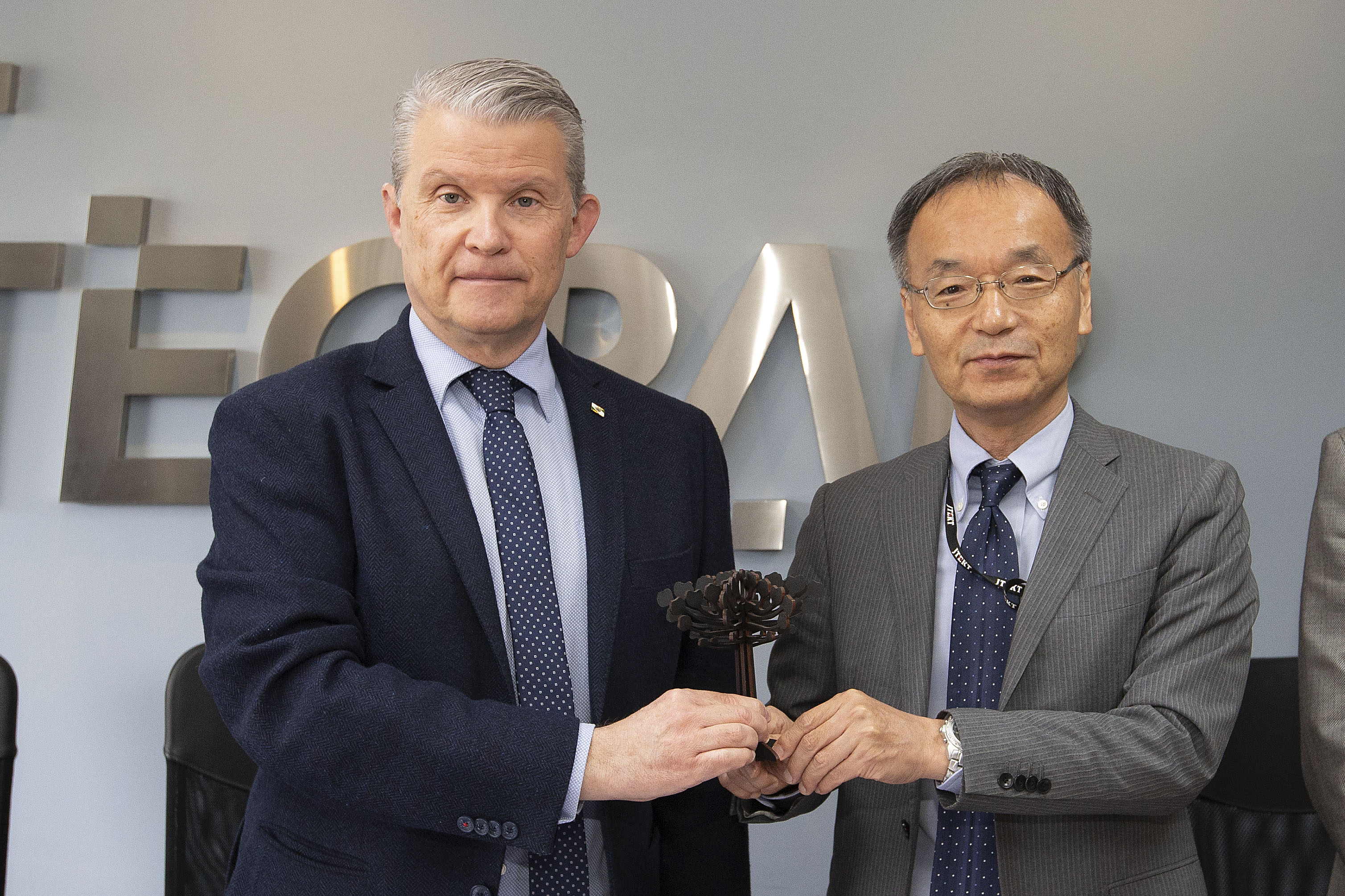 Tecpar recebe visita do cônsul do Japão