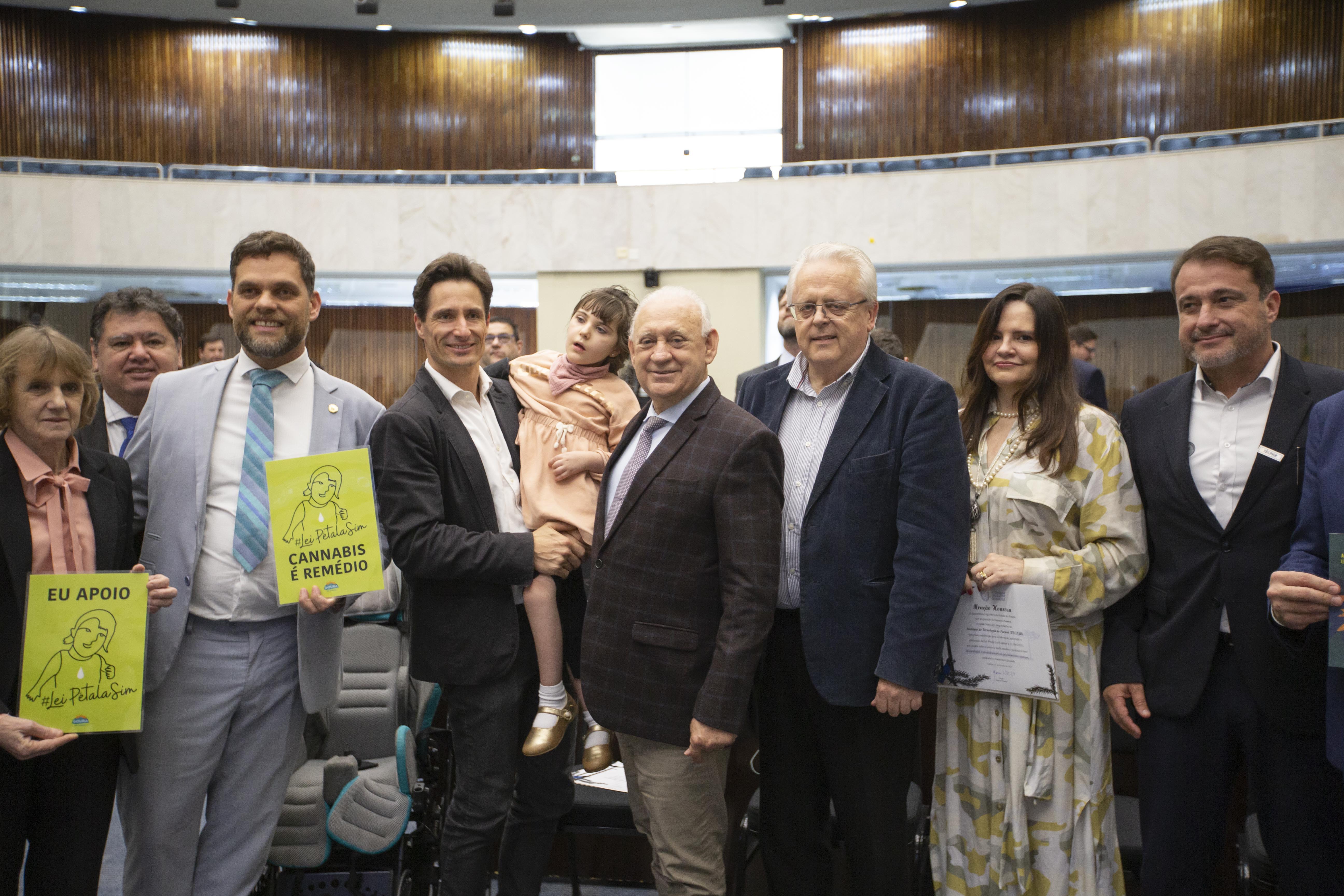 Tecpar recebe homenagem da Assembleia Legislativa pela contribuição na elaboração da Lei Pétala