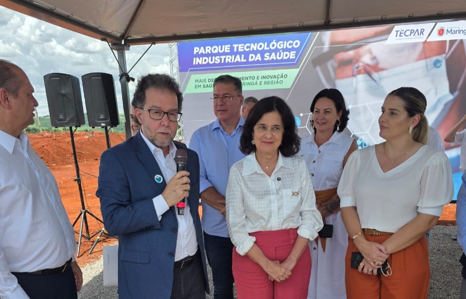 Ministra da Saúde visita a obra de instalação do novo campus do Tecpar em Maringá