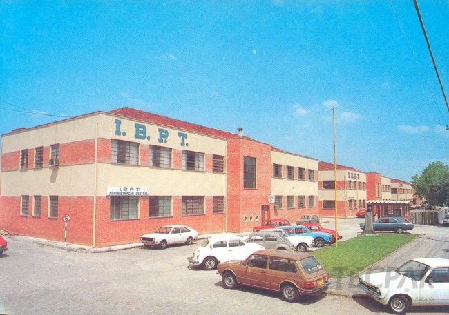Vista lateral da sede do I.B.P.T, unidade Juvevê em janeiro de 1978.