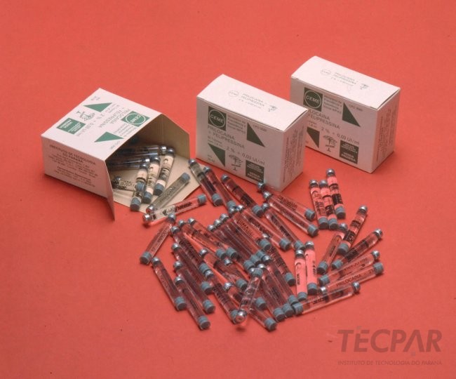 Anestésico odontológico produzido pelo Tecpar na década de 1980.