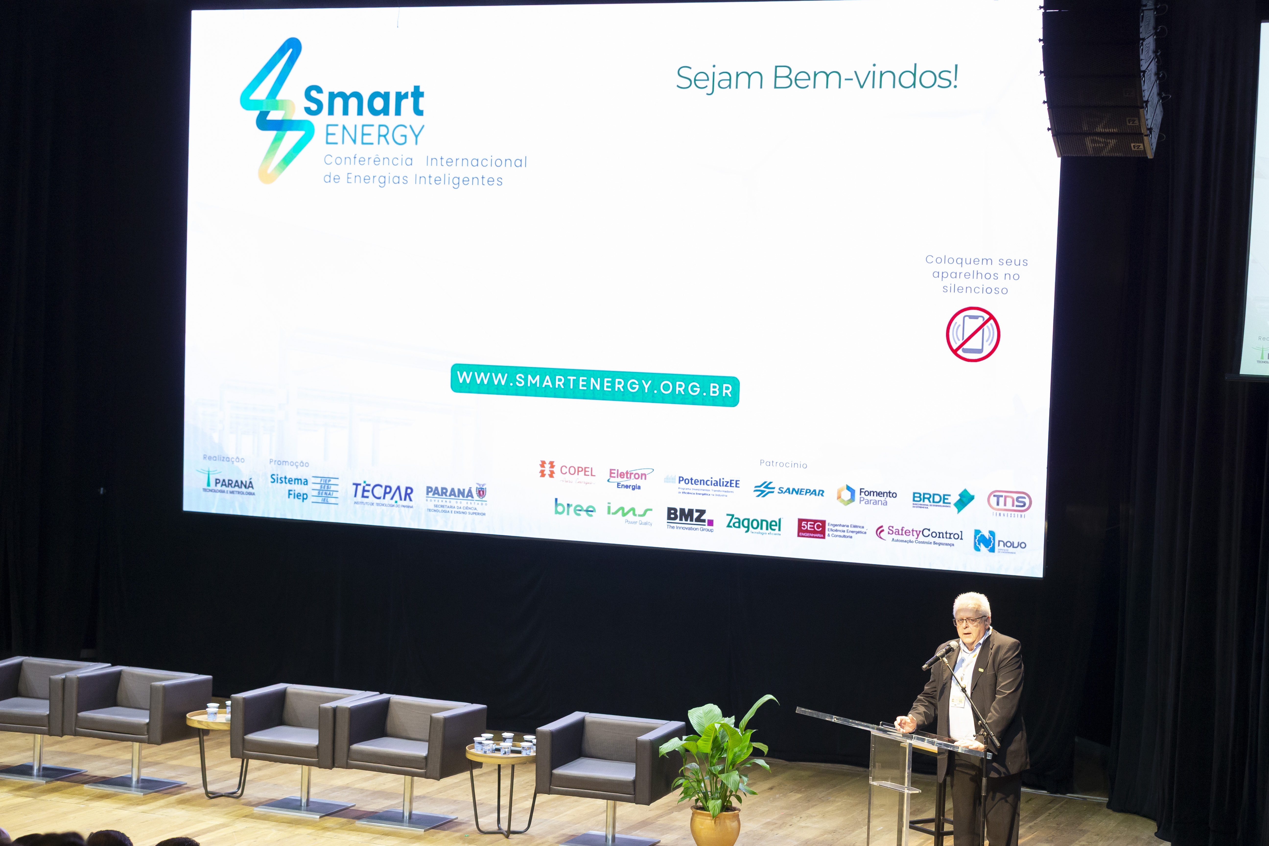 Paraná recebe conferência sobre desafios do setor energético e cenários do mercado