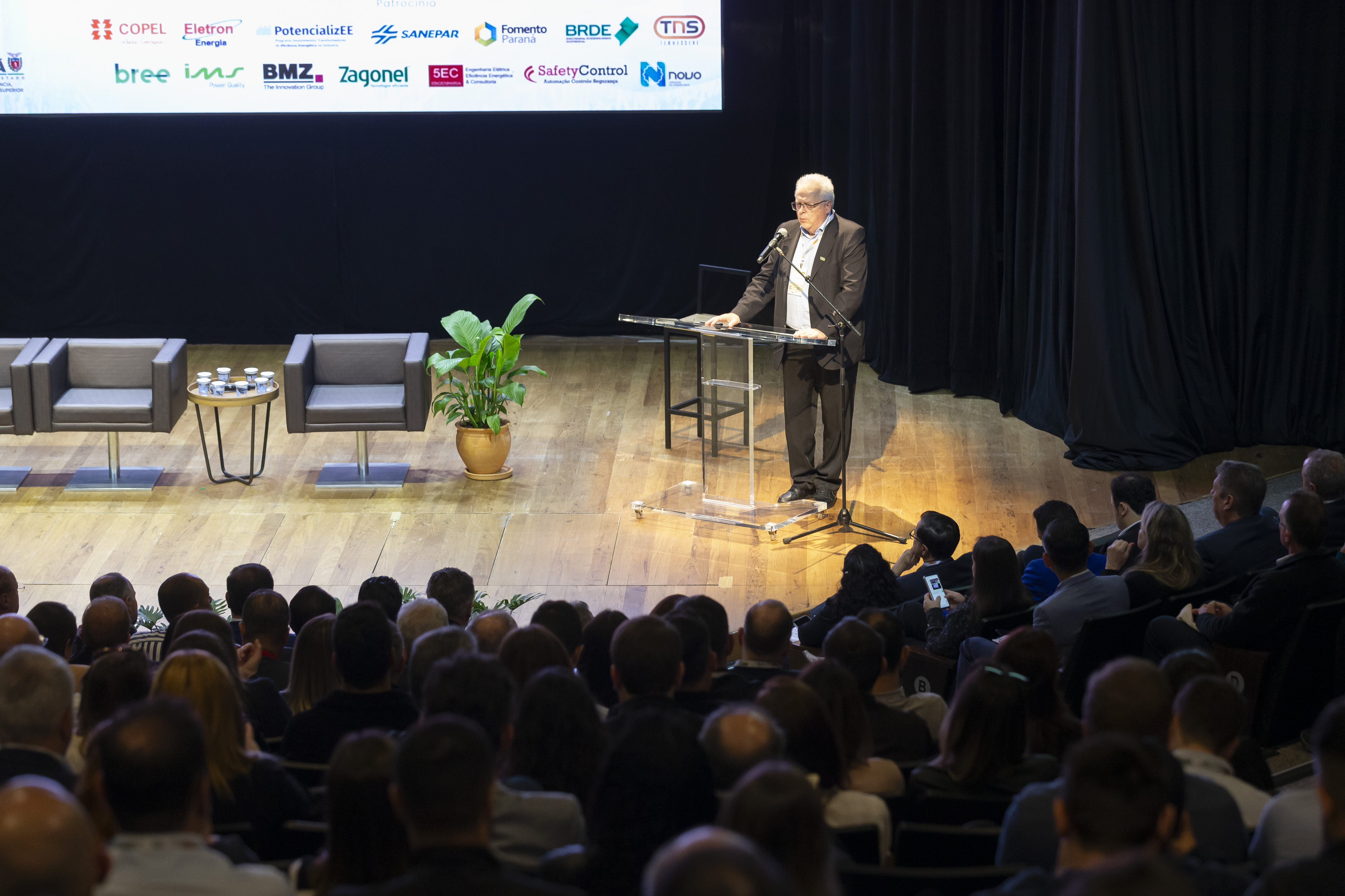 Paraná recebe conferência sobre desafios do setor energético e cenários do mercado