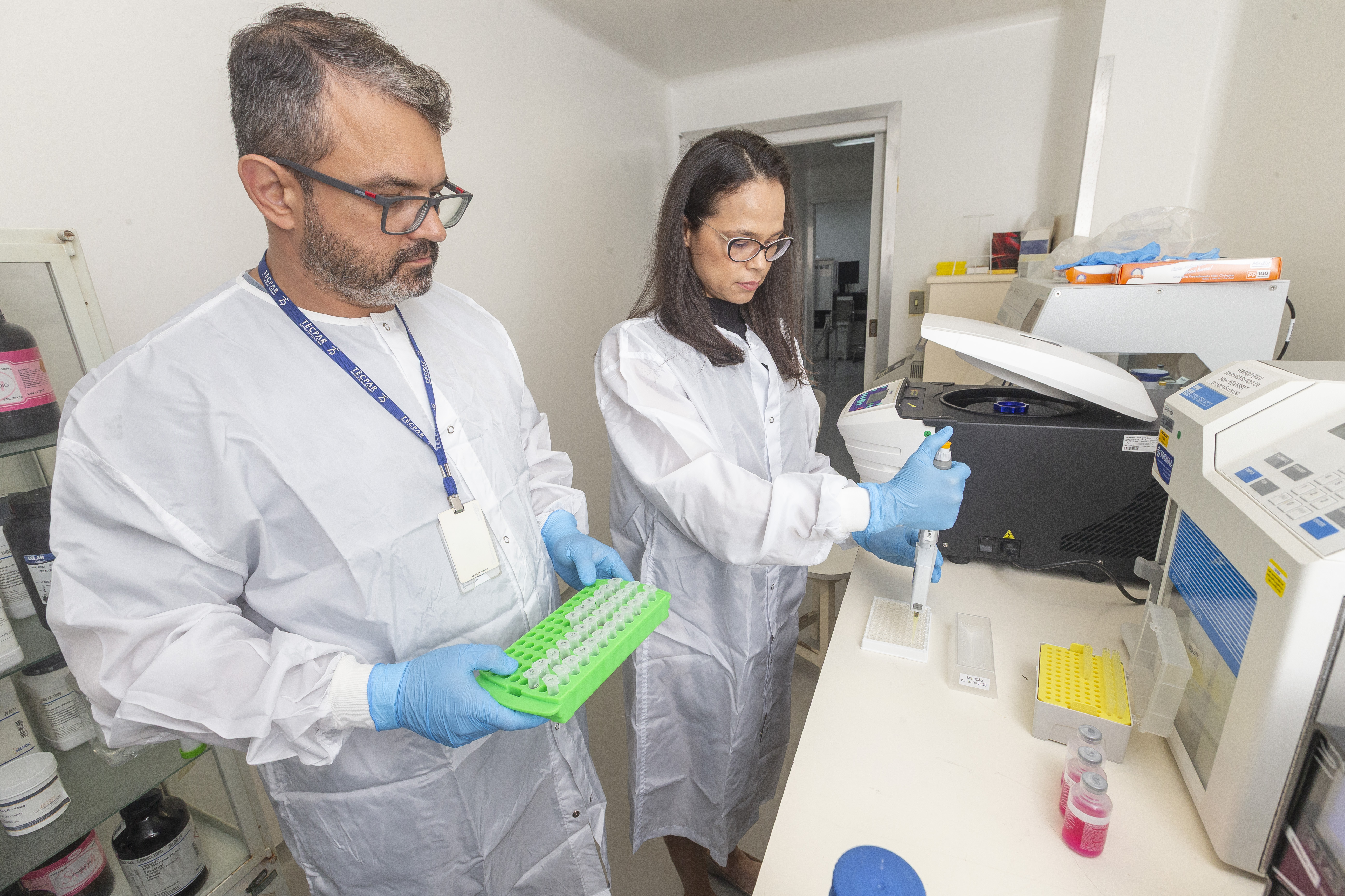 Parceria entre Tecpar e UFPR fortalece PD&I de vacina antirrábica veterinária