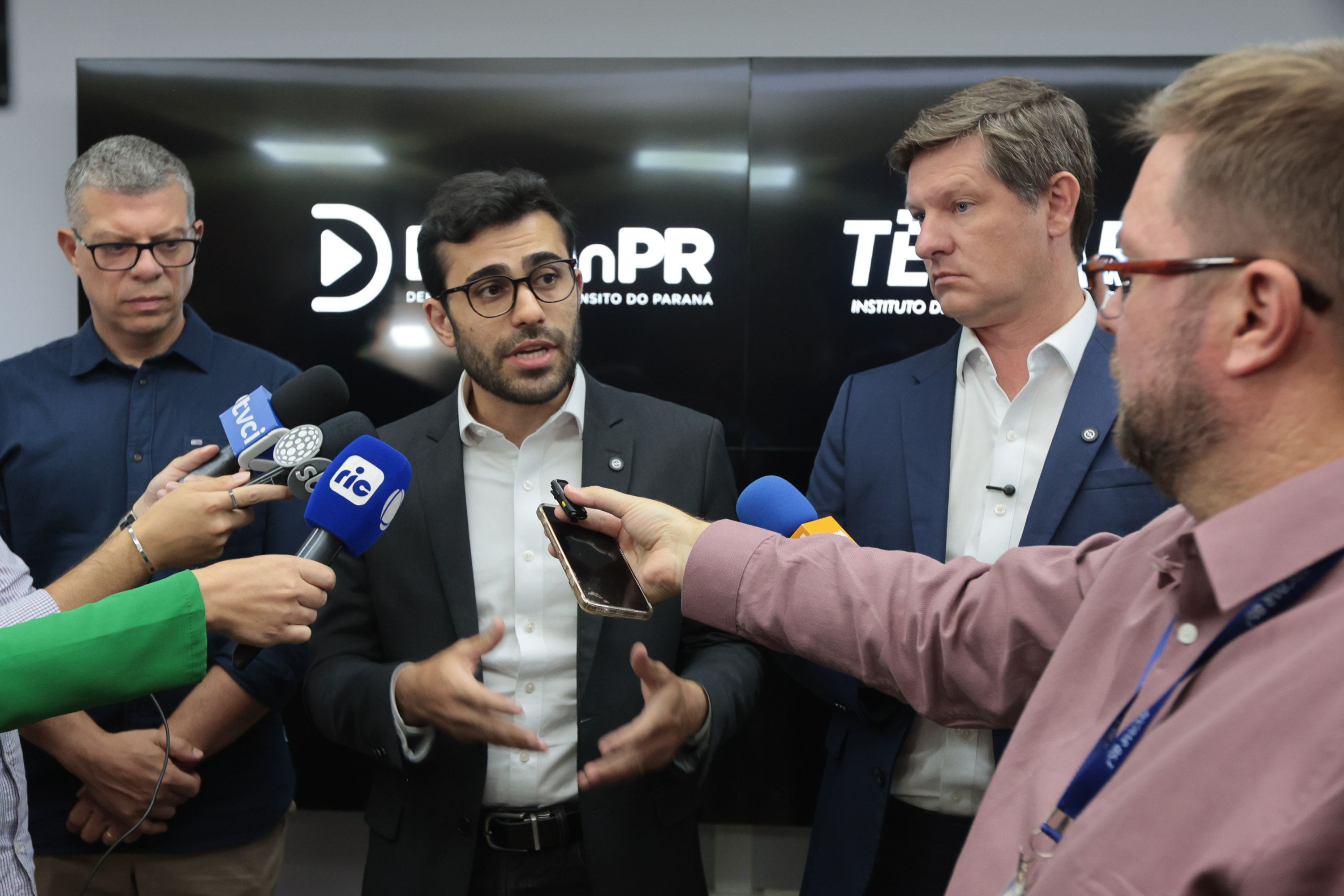 Passaporte digital: motoristas do Paraná agora podem ter registro inovador de veículos