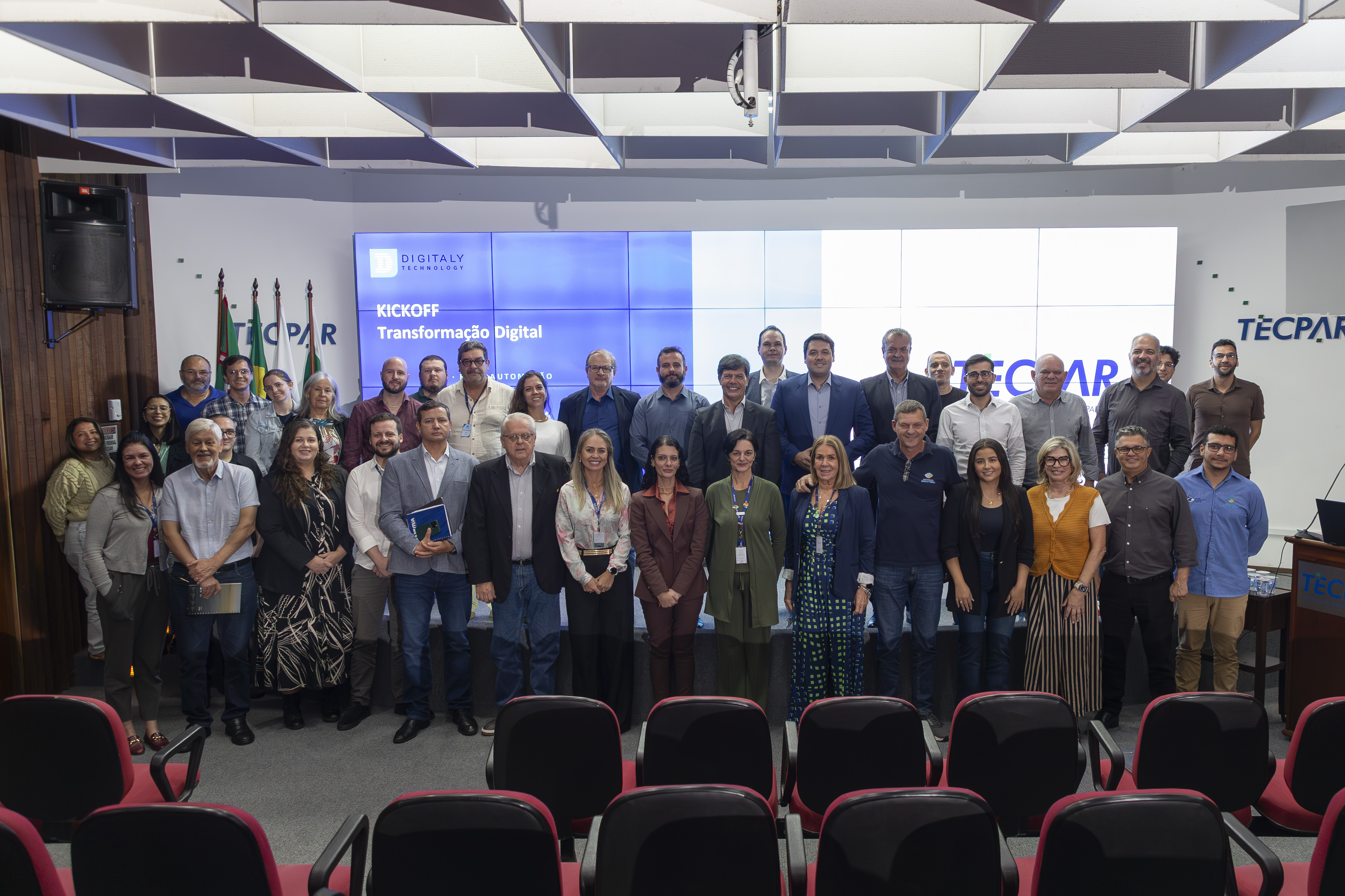 Tecpar e IAT firmam parceria com IA para acelerar licenciamento ambiental