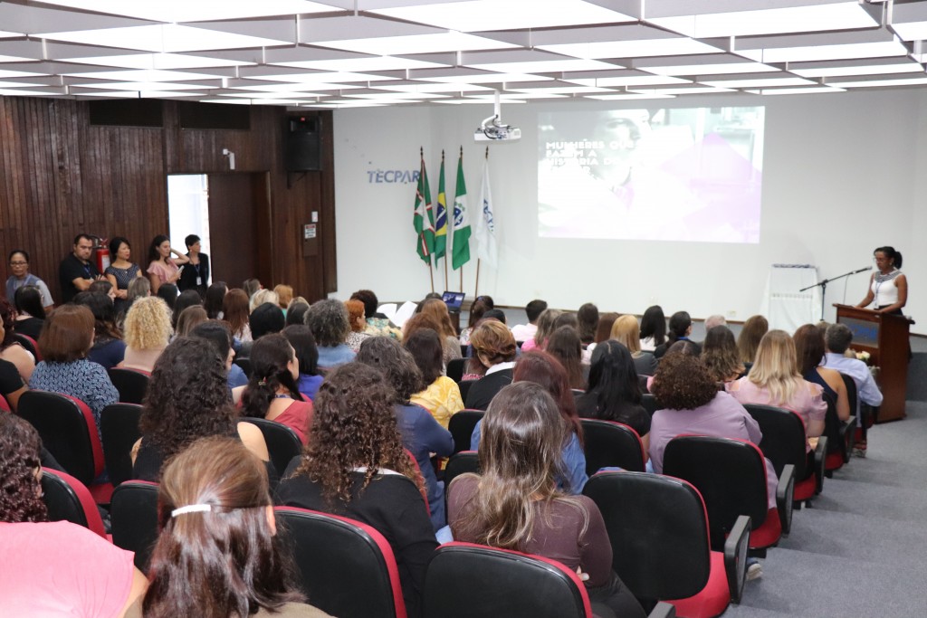 Colaboradoras do Tecpar participam de evento do Dia das Mulheres