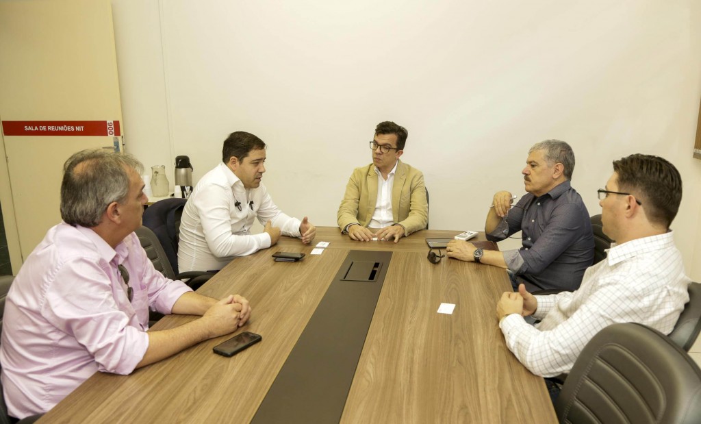 Da esquerda: Nilson Tazinafo, Rafael Rodrigues, Ricardo Silva, Clóves Jobim e Luiz Cótica