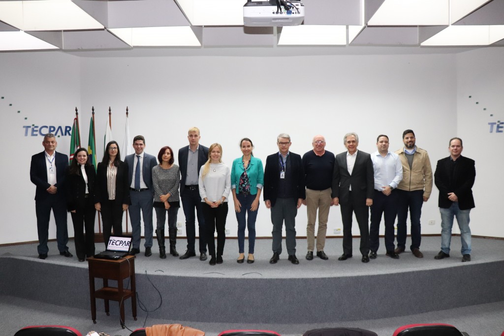 A delegação europeia foi recebida pela diretoria executiva do Tecpar. 