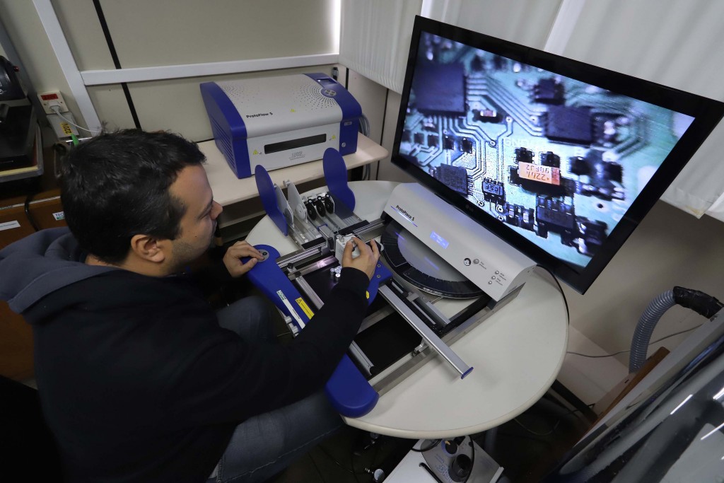 TECPAR - Incubadora Tecnológica do Tecpar - Intec - N/F: equipamento para montagem de placas e cirquitos. Curitiba, 02-09-19. Foto: Arnaldo Alves / ANPr.