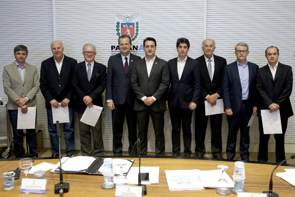 Governador Carlos Massa Ratinho Junior da posse aos novos conselheiros  do Conselho Paranaense de Ciência e tecnologia. Curitiba,17/12/2019 Foto:Jaelson Lucas / AEN