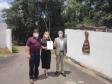 Celso Luiz Grande, proprietário da empresa Entreposto Colmeia Real, recebeu a certificação das mãos do diretor-presidente do Tecpar, Jorge Callado.