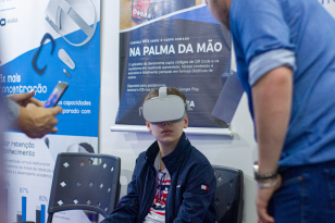 Aluno utiliza equipamento da Sensorama Tecnologia, incubada do Tecpar 