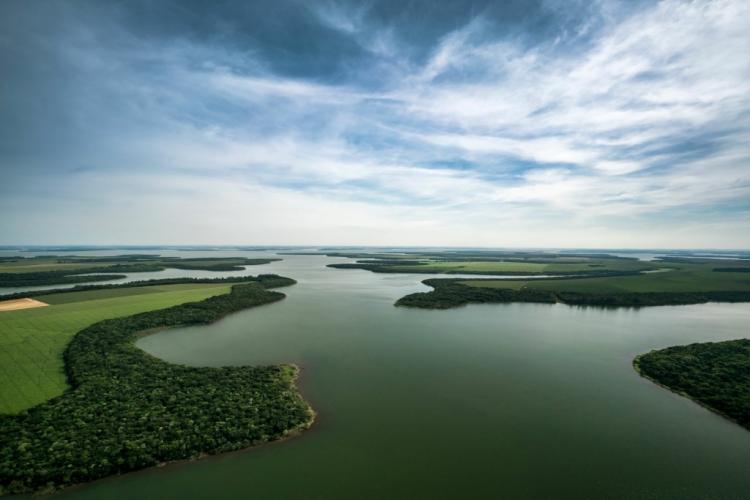 Vista do lago de itaipu