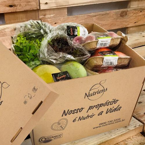 Cesta de alimentos da Nutriens Alimentos Orgânicos, empresa, com sede em Osasco (SP), certificada pelo Tecpar.