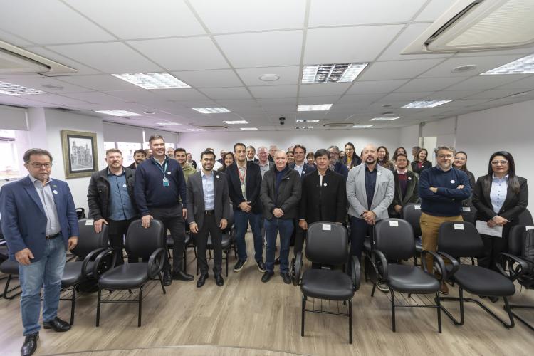 Saúde de precisão: Estado investirá R$ 10,9 milhões para estudar genoma de paranaenses