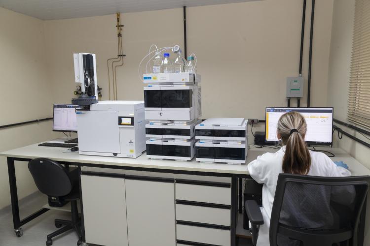 Laboratórios multiusuário