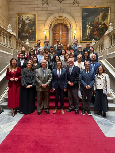 Delegação brasileira com o reitor da universidade de Barcelona e consul do Brasil