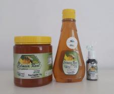 A empresa Entreposto Colmeia Real, recebeu a certificação por sua Produção Primária Animal (colmeias de abelhas) e por Processamento de Produtos de Origem Animal (mel, cera de abelha e extrato de própolis).