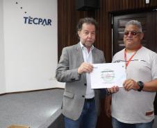 Diretoria Executiva entrega certificado de agradecimento aos voluntários da Brigada de Emergência