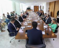 Tecpar assina acordo com empresa para ampliar produção da vacina antirrábica veterinária