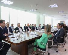 Tecpar assina acordo com empresa para ampliar produção da vacina antirrábica veterinária