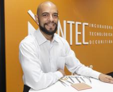 Incubada pelo Tecpar, startup produz pele artificial para simular cirurgias veterinárias