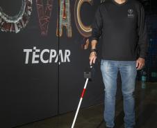 Startup incubada pelo Tecpar vai doar 100 bengalas inteligentes para deficientes visuais