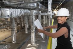 Emilly Silva Matheus, residente técnica do Tecpar,  cria manual para projetos em BIM na indústria farmacêutica