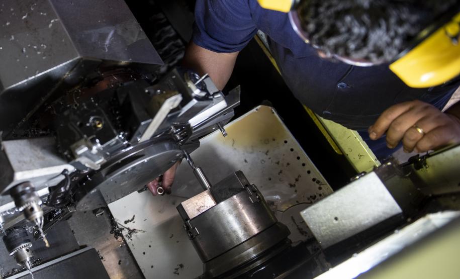 Tecpar analisa ligas de titânio para uso em próteses