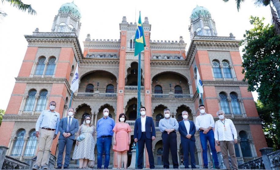 Tecpar e Fiocruz avaliam projeto na área de biotecnologia e saúde humana
