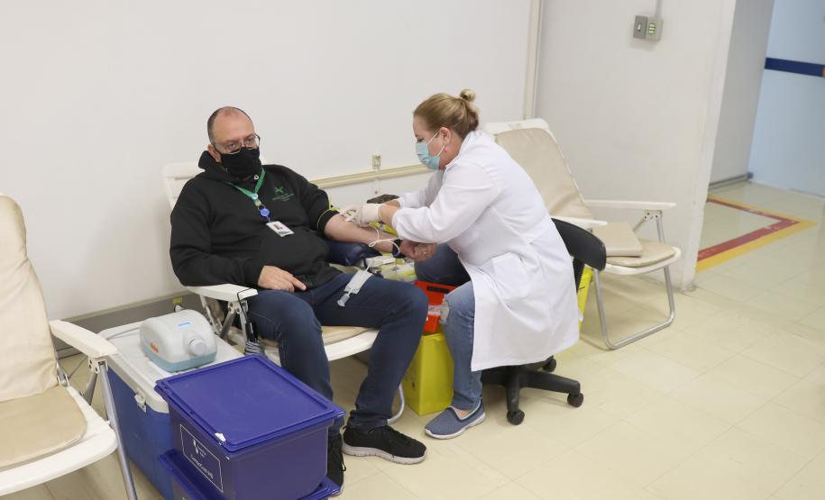 Colaboradores do Parque Tecnológico da Saúde participam da campanha de doação de sangue