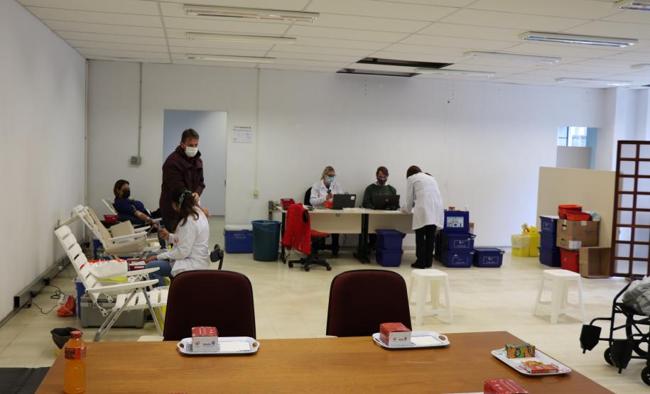 Colaboradores do Parque Tecnológico da Saúde participam da campanha de doação de sangue