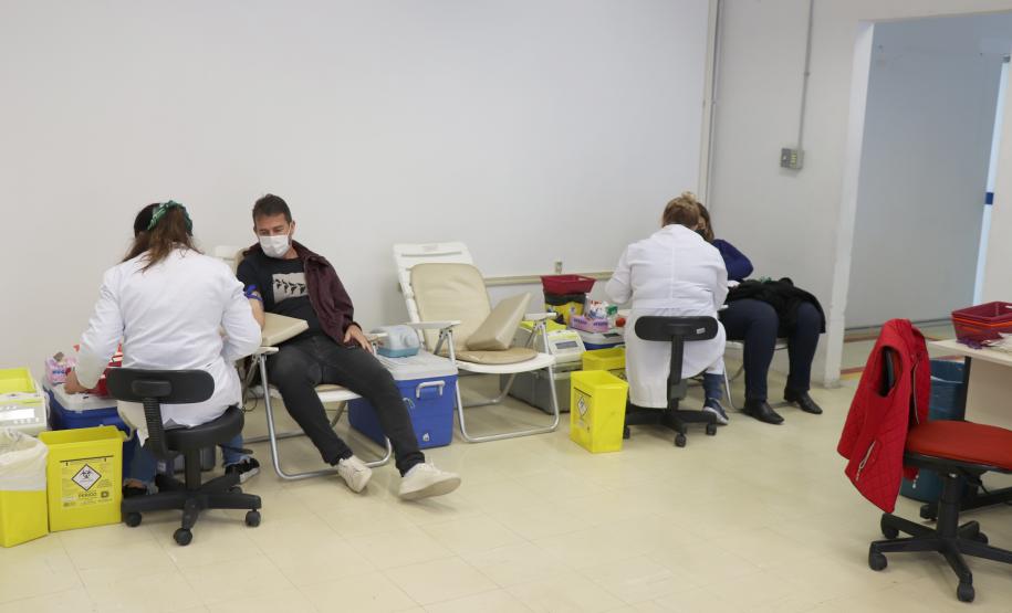 Colaboradores do Parque Tecnológico da Saúde participam da campanha de doação de sangue