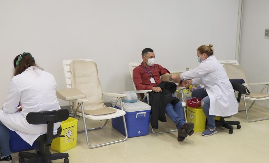 Colaboradores do Parque Tecnológico da Saúde participam da campanha de doação de sangue