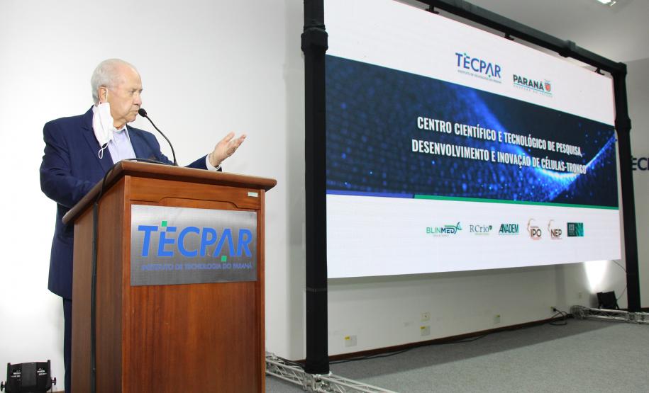 O diretor administrativo do BRDE; Luiz Carlos Borges da Silveira