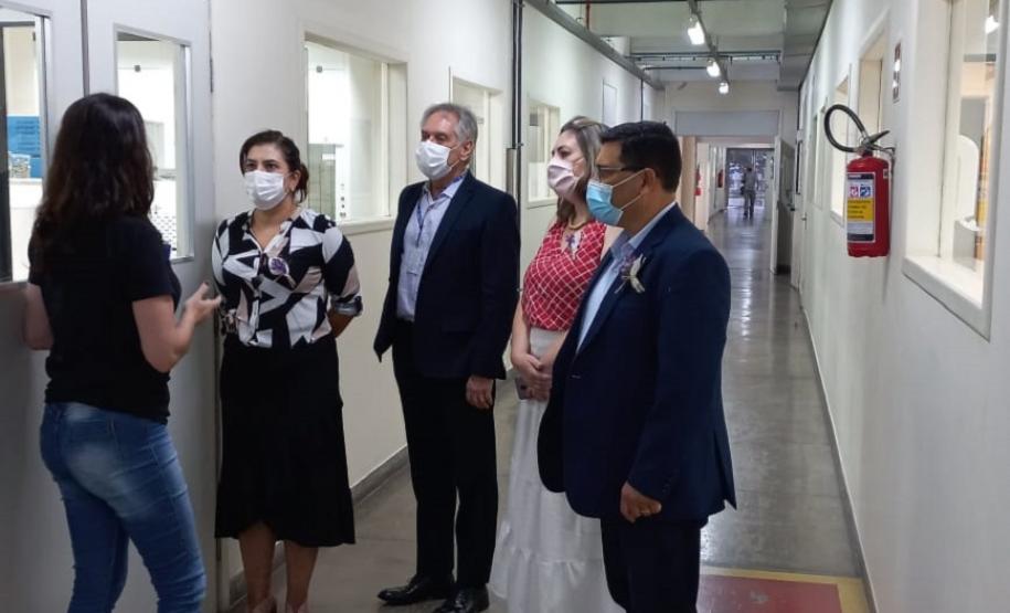 Secretária de Educação de Curitiba conhece soluções desenvolvidas pelo Tecpar