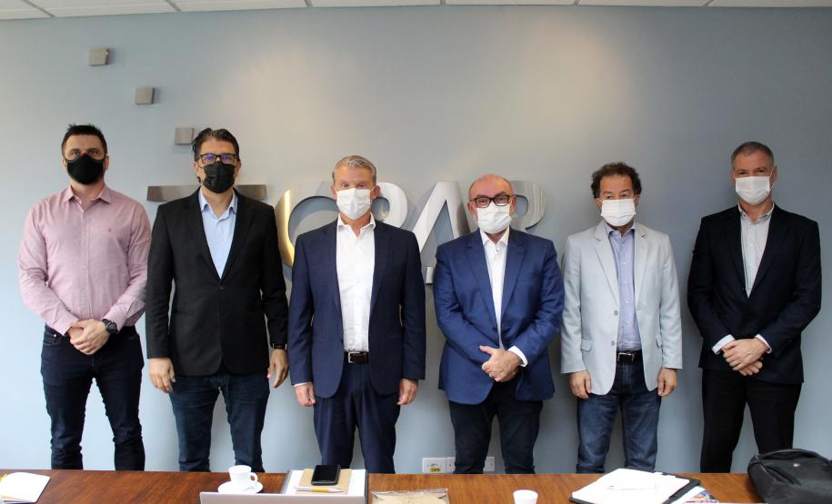 Referência em produção de vacinas, Tecpar apresenta projetos ao Ministério da Saúde