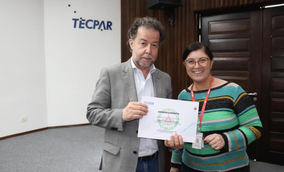 Diretoria Executiva entrega certificado de agradecimento aos voluntários da Brigada de Emergência