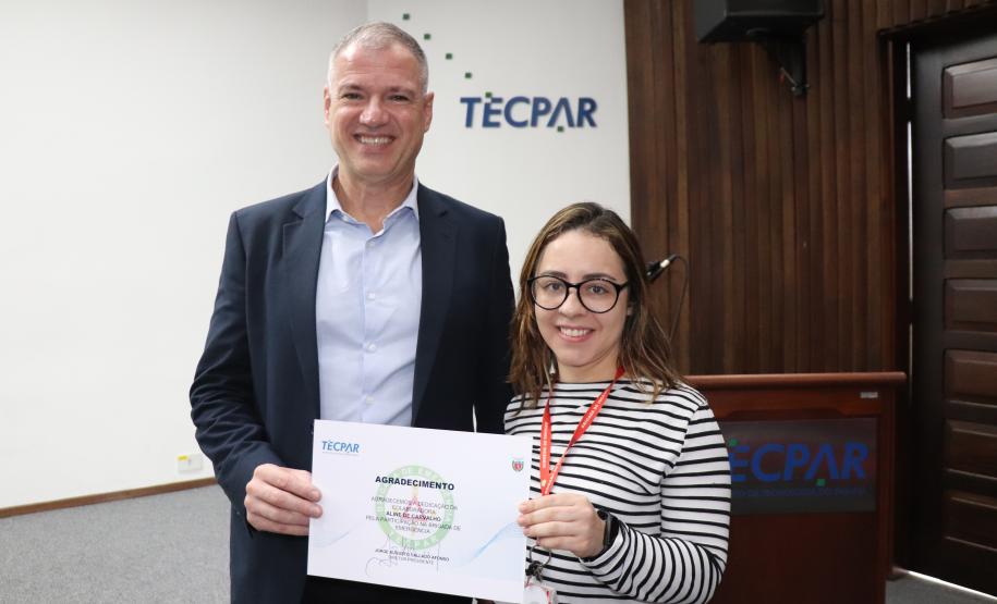 Diretoria Executiva entrega certificado de agradecimento aos voluntários da Brigada de Emergência