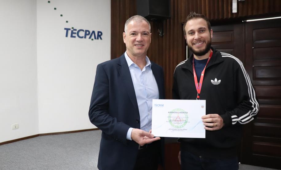 Diretoria Executiva entrega certificado de agradecimento aos voluntários da Brigada de Emergência