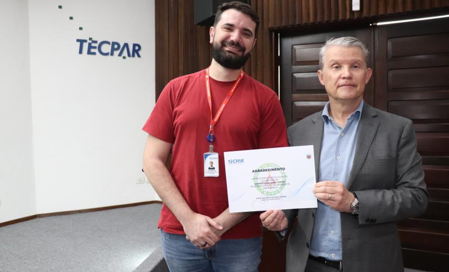 Diretoria Executiva entrega certificado de agradecimento aos voluntários da Brigada de Emergência