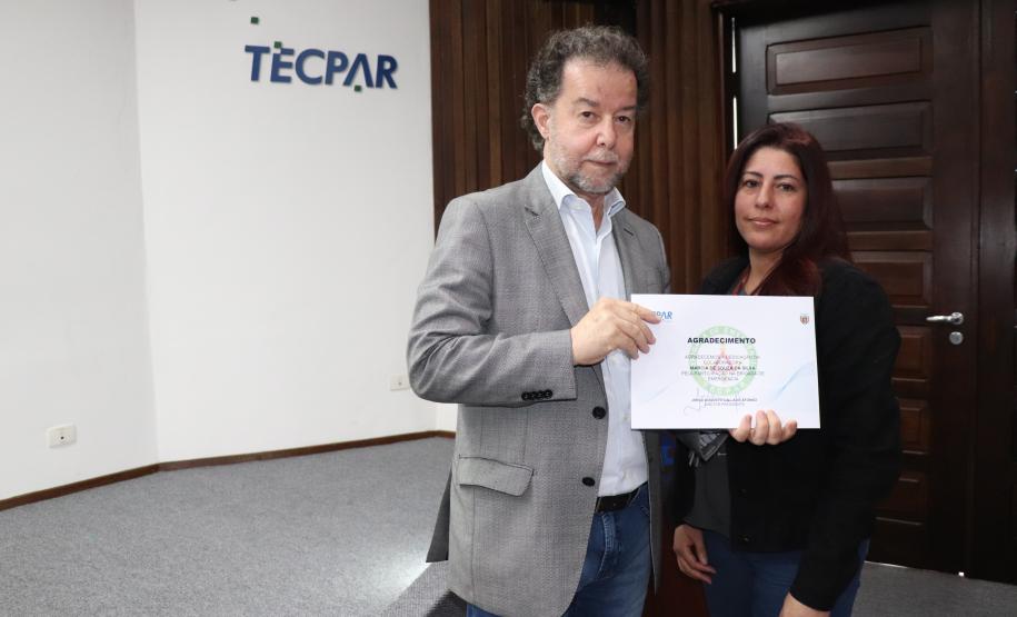 Diretoria Executiva entrega certificado de agradecimento aos voluntários da Brigada de Emergência