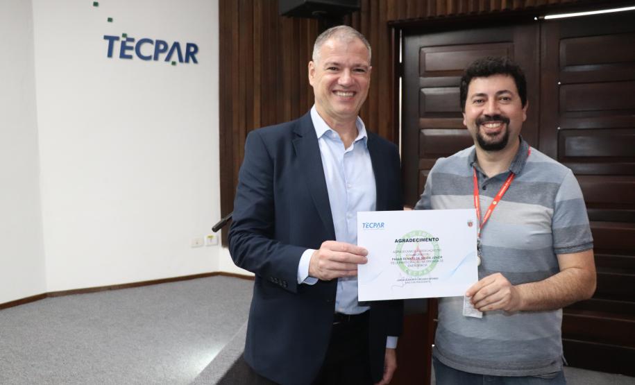 Diretoria Executiva entrega certificado de agradecimento aos voluntários da Brigada de Emergência