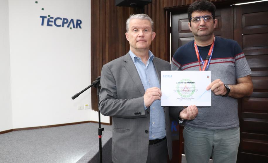 Diretoria Executiva entrega certificado de agradecimento aos voluntários da Brigada de Emergência