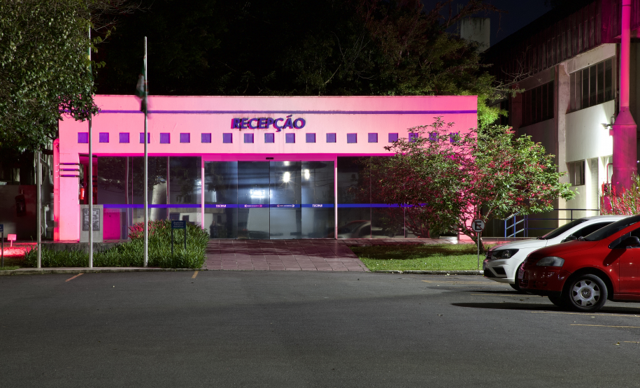 Fachada Tecpar - Outubro Rosa